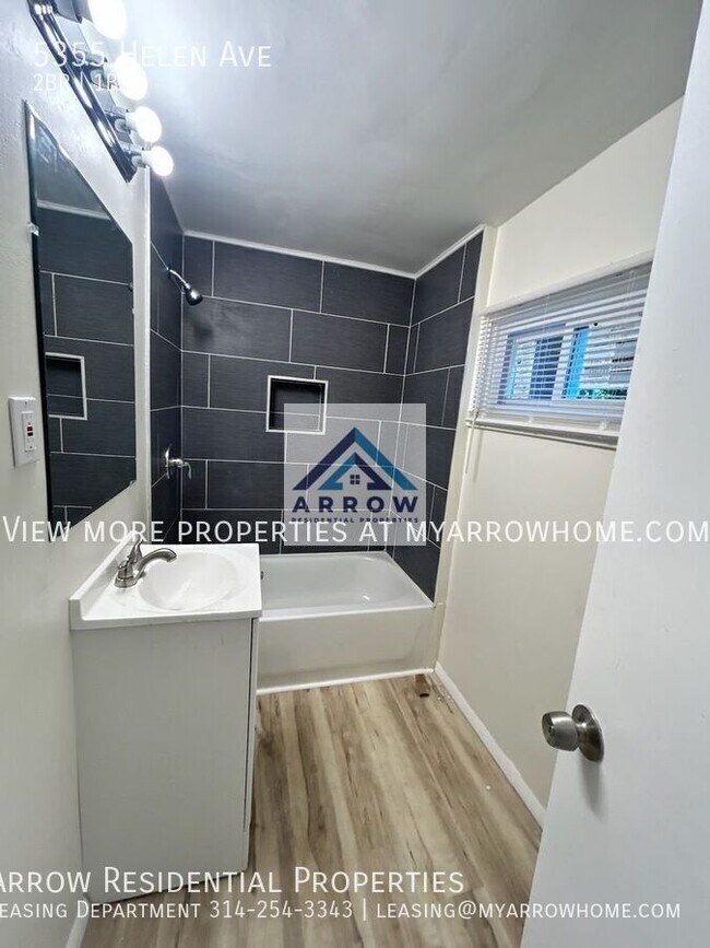 Foto del edificio - 5355 Helen Ave