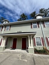 Building Photo - 2960 SW 35th Pl