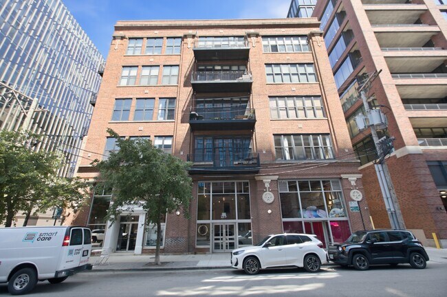 Building Photo - 215 N Aberdeen St