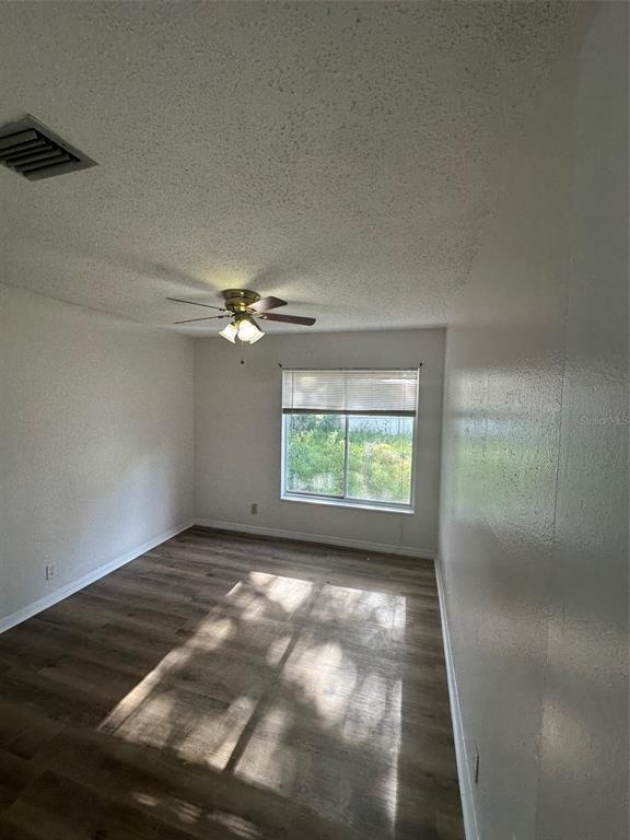 Building Photo - 828 E Flag Ln