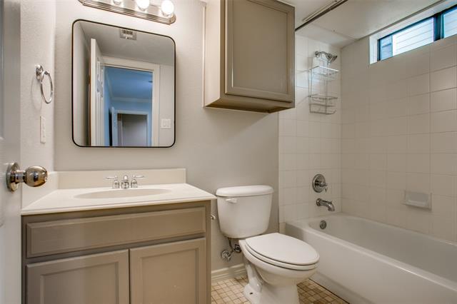 Building Photo - 2415 Stutz Dr