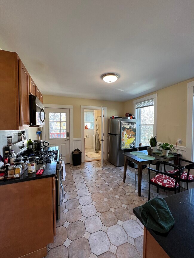 Foto del edificio - 176 Elm St