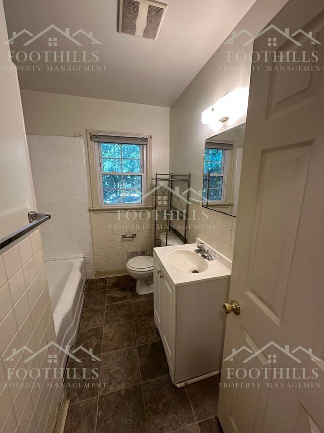 Building Photo - 2 Bedroom Duplex off Concord Rd