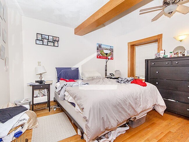 Building Photo - Nicely renovated 1 bed in the heart of Beacon Hill!