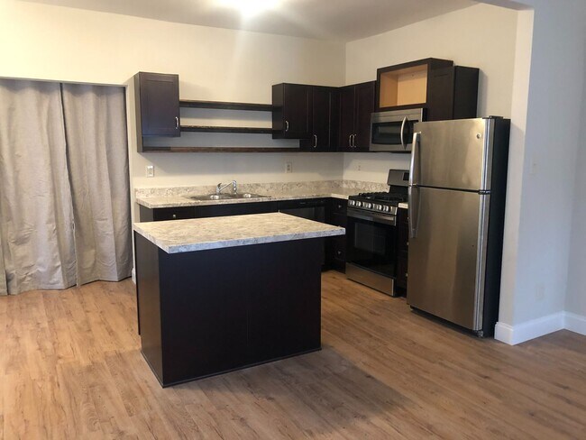 Foto del edificio - 3 bedroom/2 bath home!