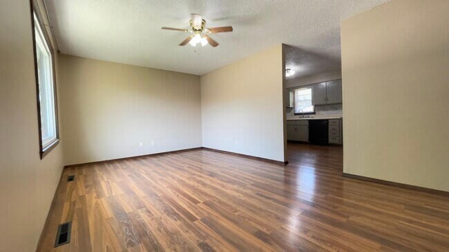 Foto del edificio - 3053 W Roxbury St