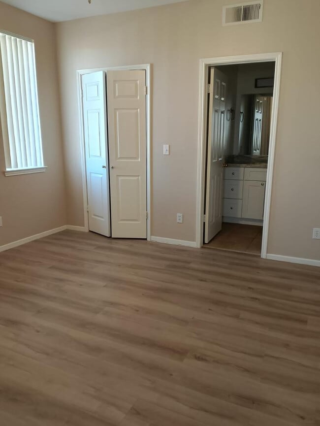 Building Photo - 7009 E Acoma Dr