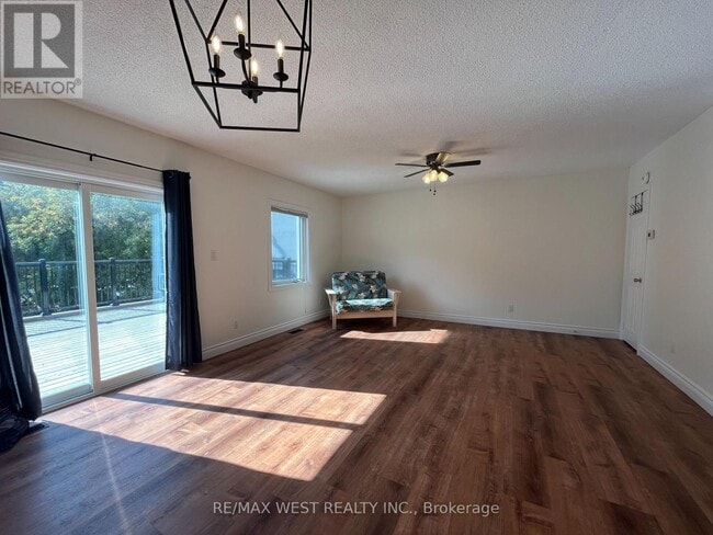 Photo du bâtiment - 203 Main St