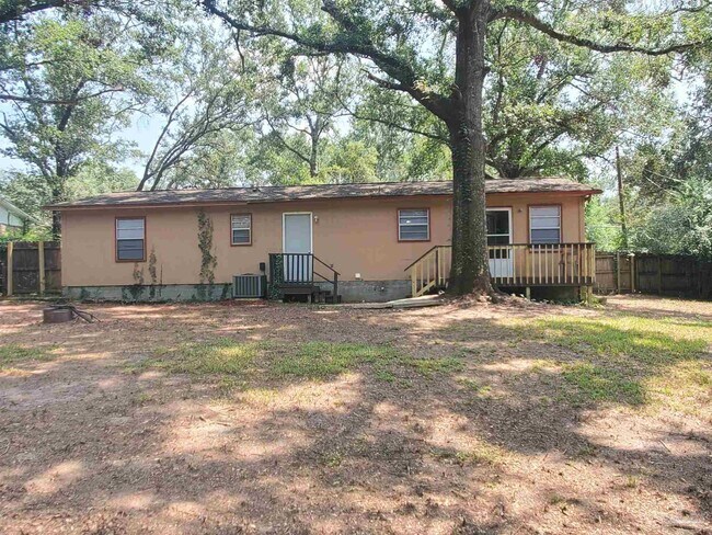 Building Photo - 7700 Pontiac Dr