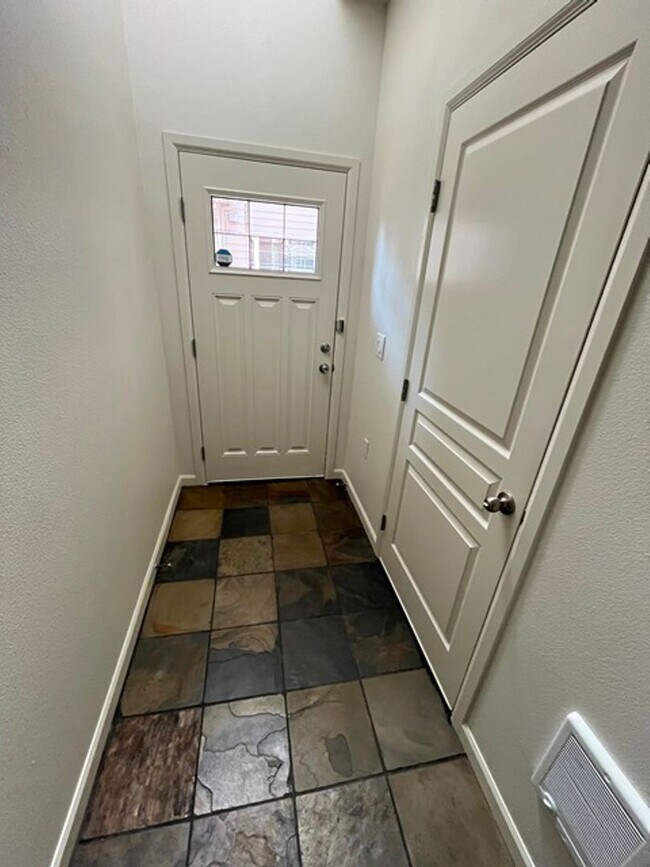 Foto del edificio - 10308 SW Hollyridge Ln