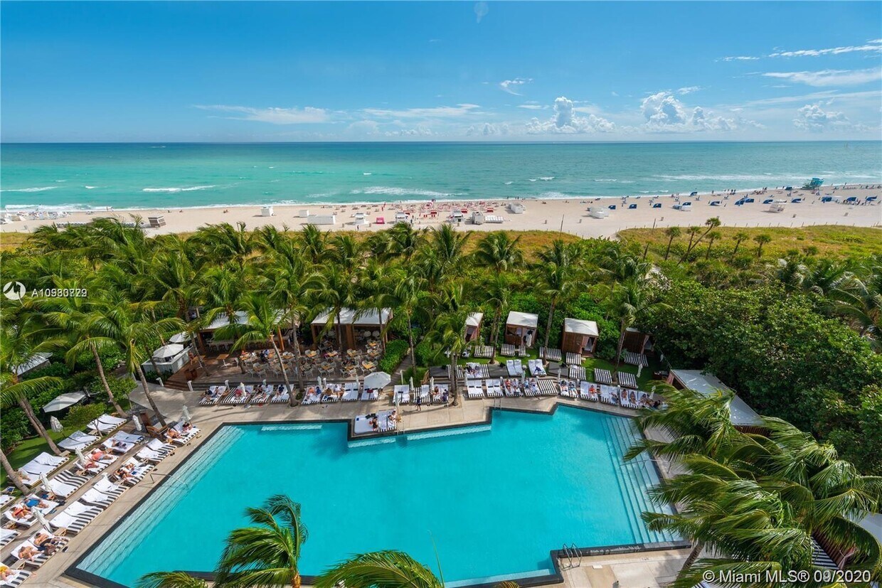 Primary Photo - 2201 Collins Ave