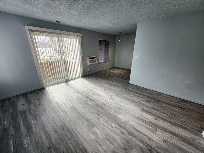 Building Photo - Charming Condo for Rent in Prime Location!