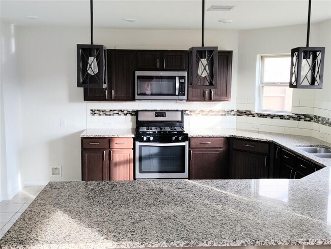 Building Photo - 25323 Queens Causeway Ln