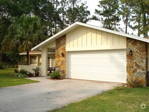 Building Photo - 5221 Londonderry Ln