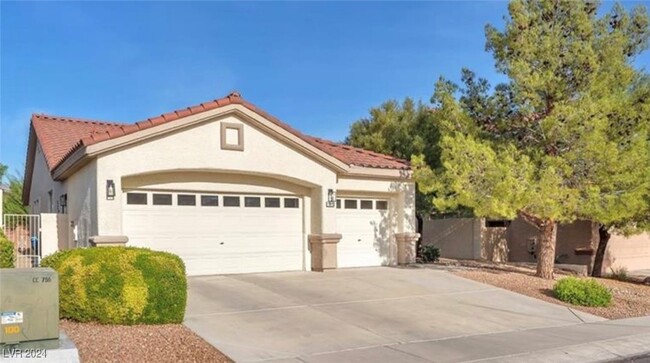 Foto del edificio - 1913 Sierra Oaks Ln