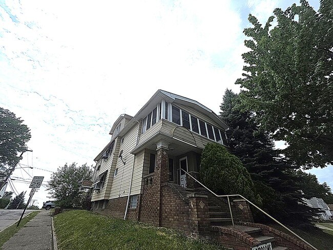 Foto del edificio - 4878 E 93rd St