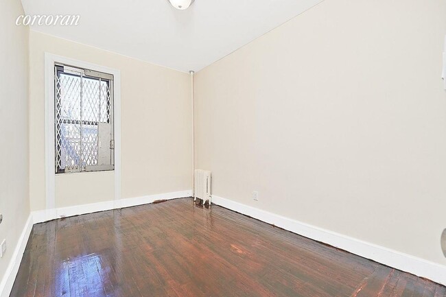 Building Photo - 565 W 139th St