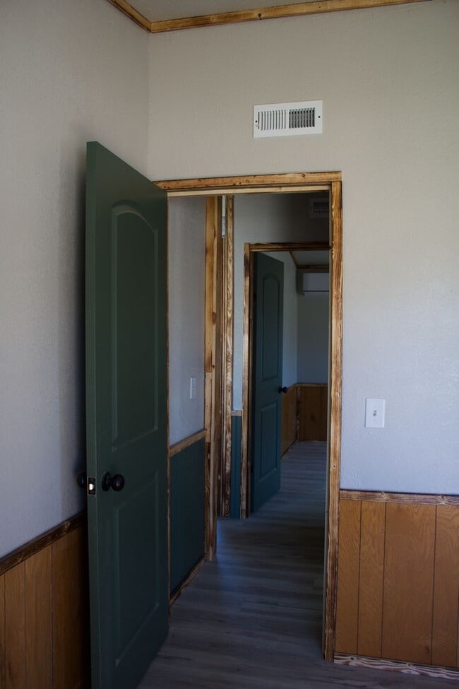 Building Photo - Remodeled 3 bed 2 bath - Cassville