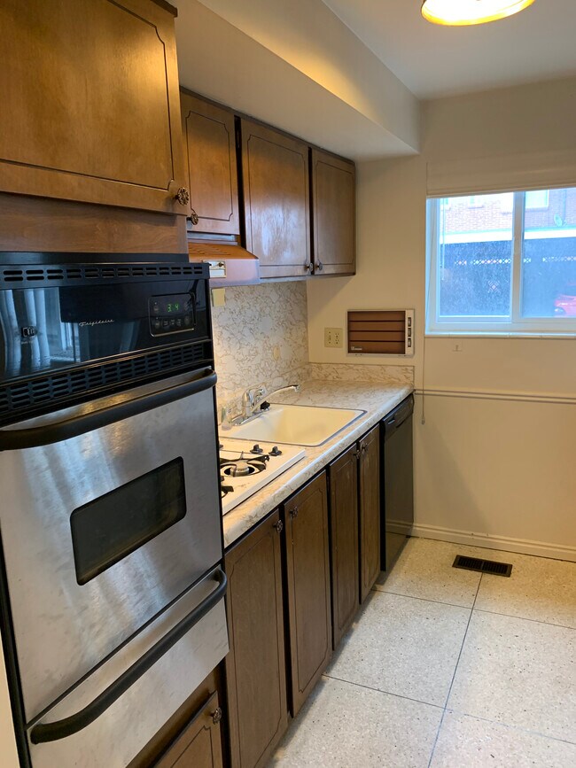 Kitchen Area - 2220 E Murray Holladay Rd