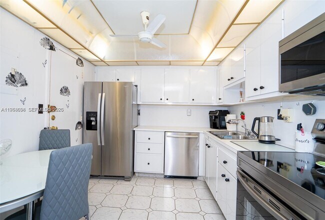 Foto del edificio - 1833 S Ocean Dr