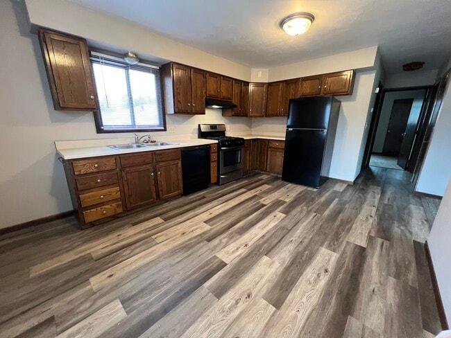 Cocina - 5415 Schmutzler St