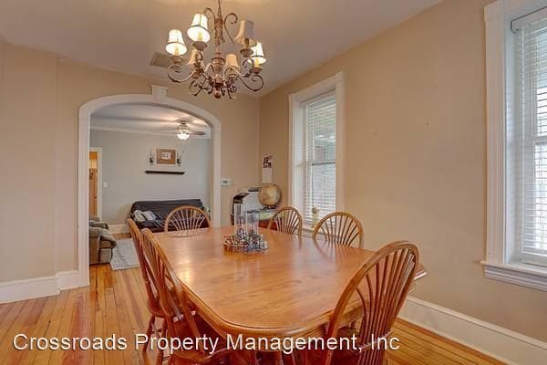 Building Photo - 3 br, 2 bath House - 201 W Main Street