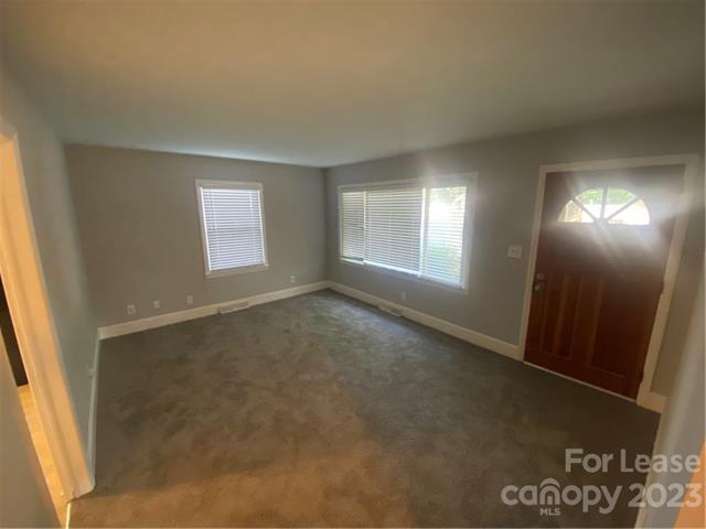 Foto del edificio - 3633 Kempton Pl