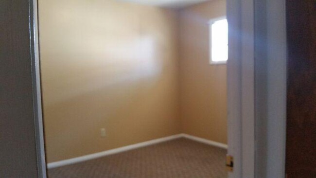 Building Photo - 2 bedroom in Billings MT 59102