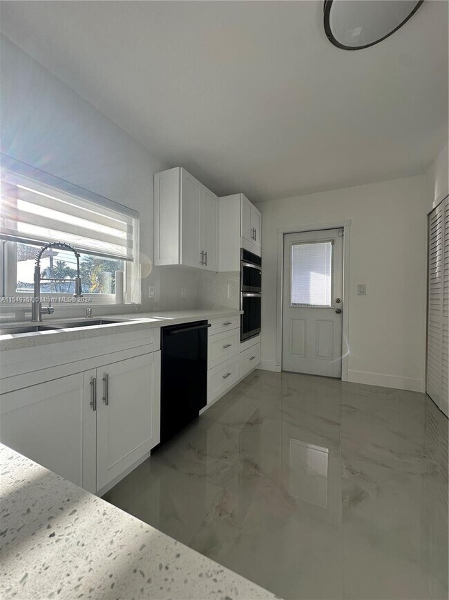Foto del edificio - 10450 SW 26th Terrace