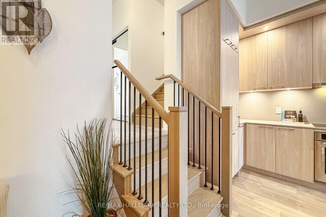 Photo du bâtiment - 115 Denison Ave