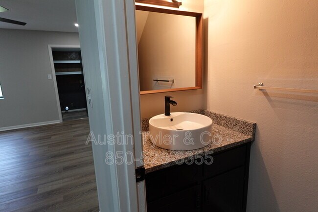 Foto del edificio - 4434 Dorothy Dr