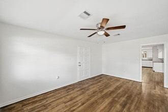 Building Photo - 2409 Estate Dr