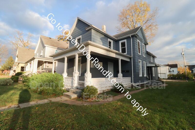 Primary Photo - 1030 Columbia Ave