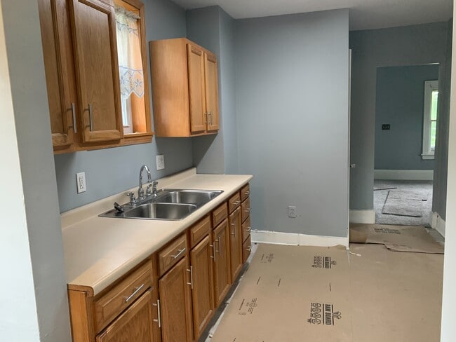 Kitchen - 345 Norton Ave