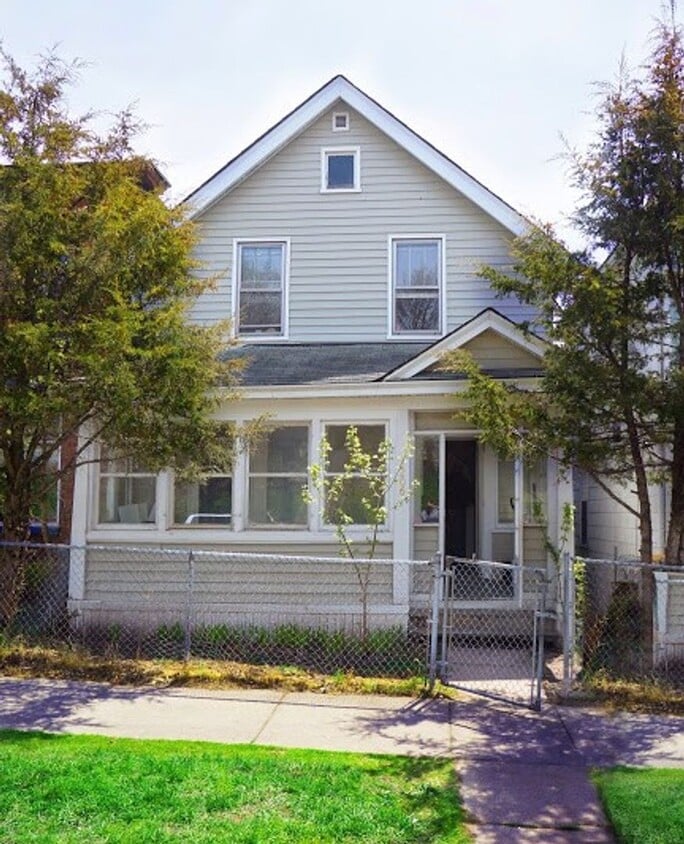 Primary Photo - 1206 E 3rd St