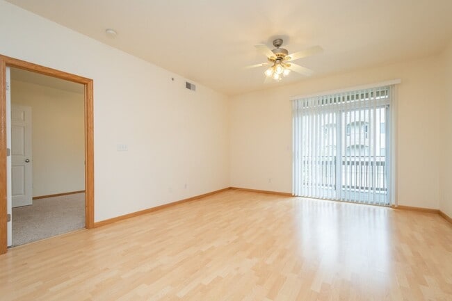 Building Photo - Woodridge Estates