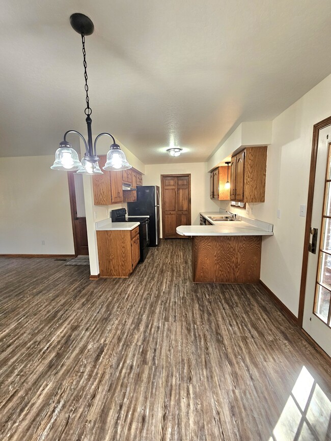 Building Photo - 1302 Stafford Dr