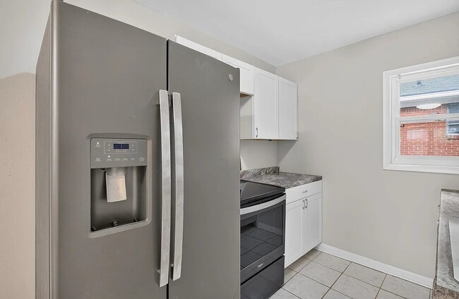 Building Photo - 1121 Glendale Dr