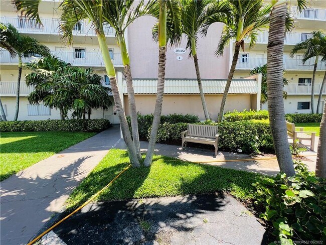Building Photo - 10102 S Ocean Dr