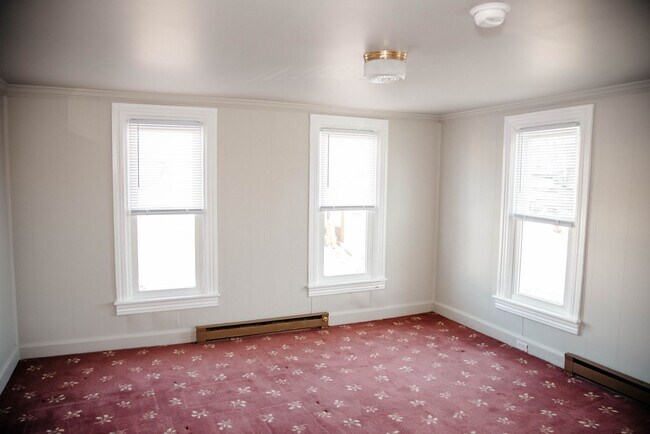 Building Photo - 28 W Hummelstown St