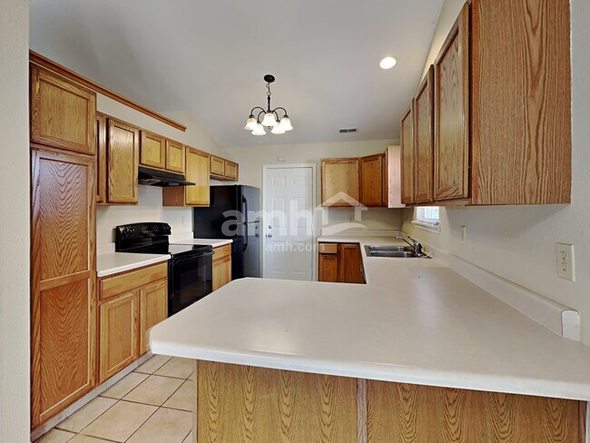 Foto del edificio - 7457 Kidwell Dr