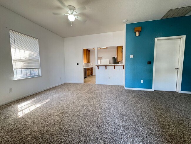 Foto del edificio - Charming 2 Bed, 1 Bath Single-Story Home