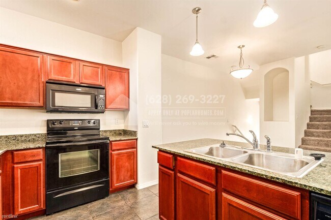 Building Photo - 2 br, 2 bath Condo - 123 N Washington St U...