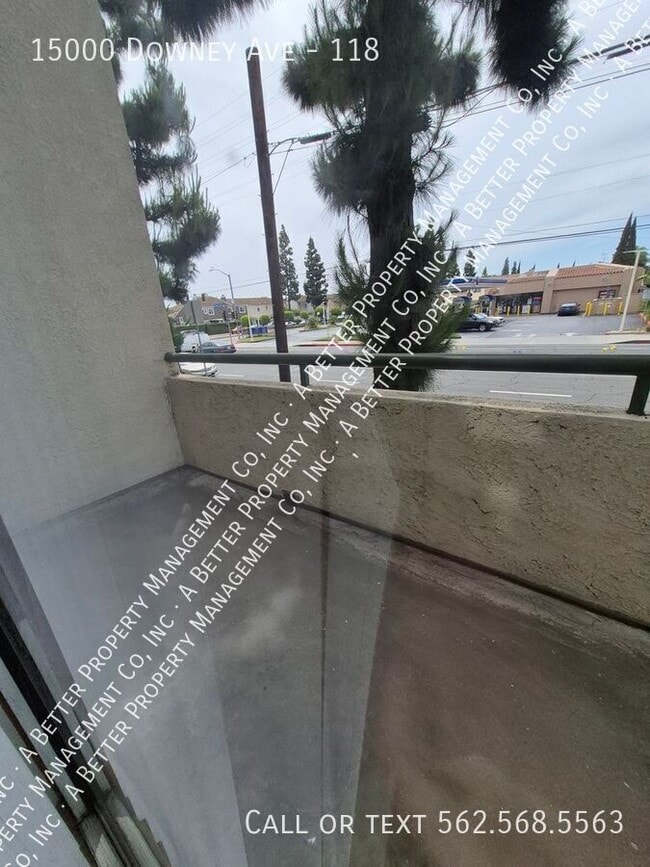 Foto del edificio - 15000 Downey Ave