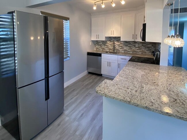 Building Photo - 428 Saxony Way