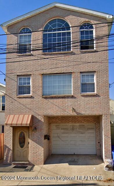 Primary Photo - 11 Long St