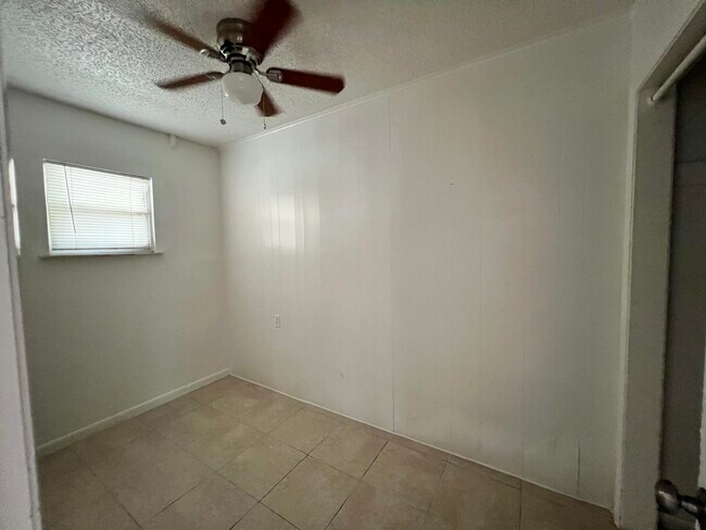 Foto del edificio - 3258 S 7th St