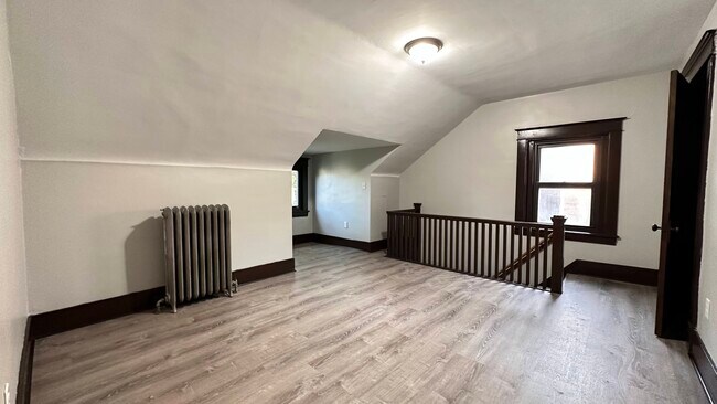 Building Photo - 222 Morewood Ave