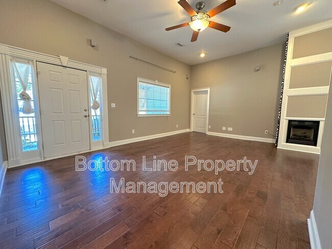 Building Photo - 1310 Parkwood Ave
