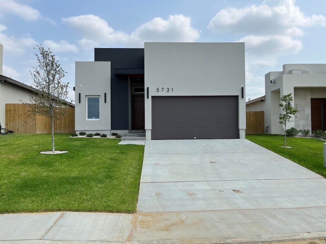 Foto principal - 5731 Beefalo Ln